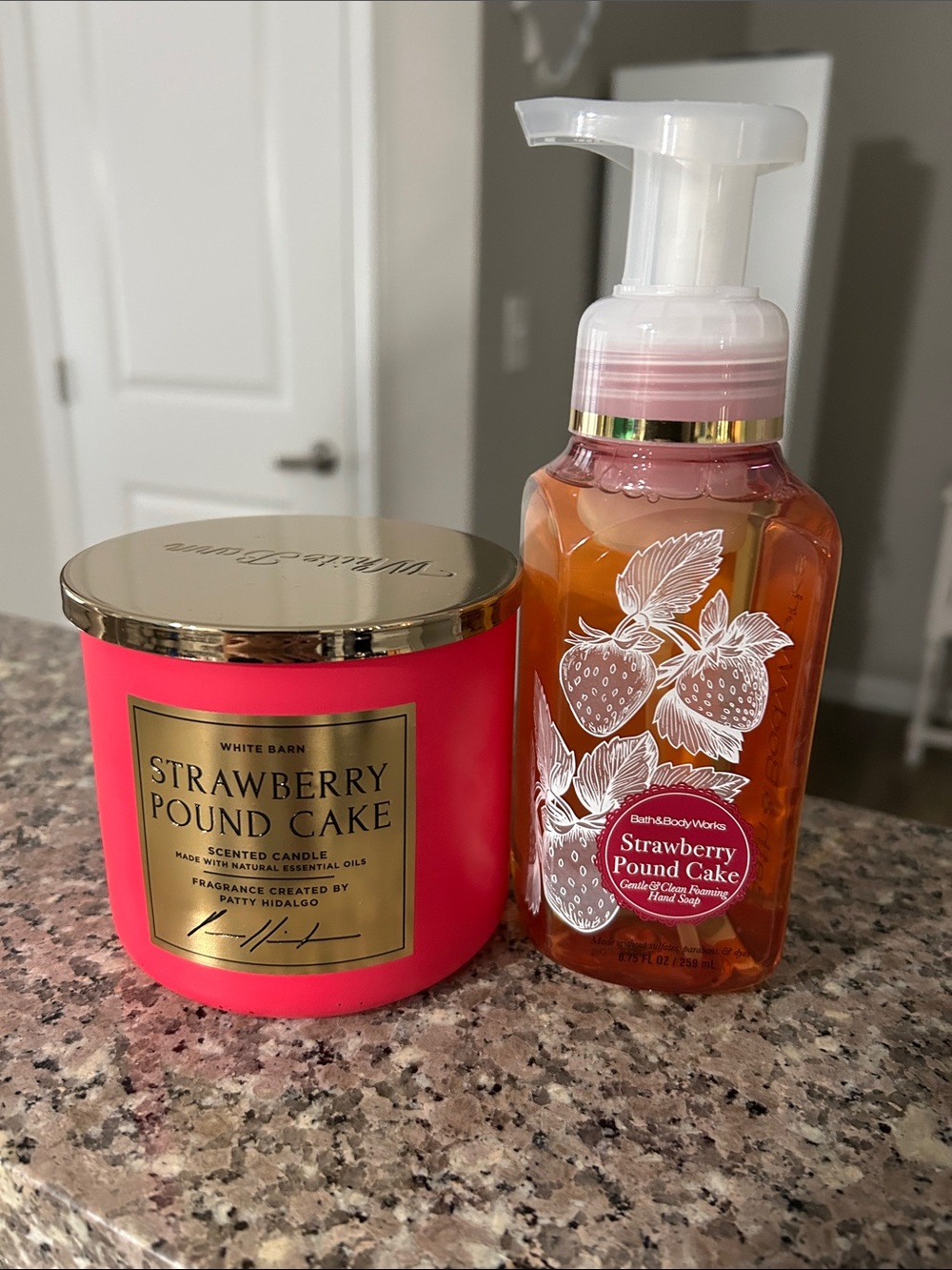 Bath & Body Works 3 wick candle & foaming hand soap Strawberry Poundcake